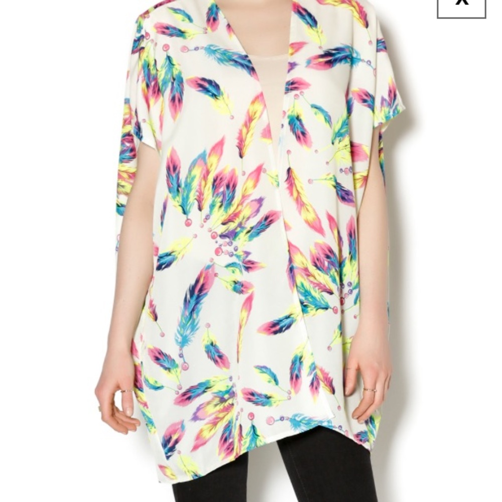 Sincerely Mary Feather Print Oversized Top - Large
